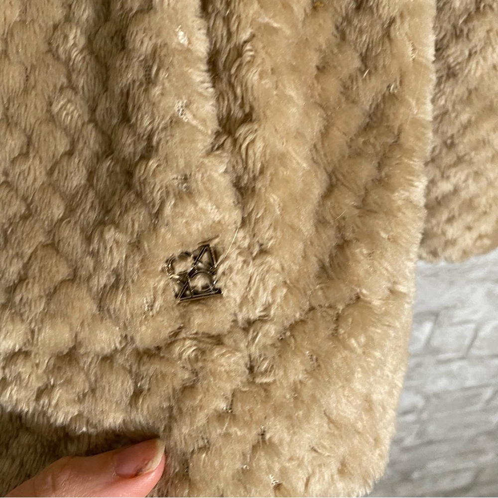 Calvin Klein fuzzy soft Women's Tan chic fleece Jacket size large outdoor - Picture 6 of 9